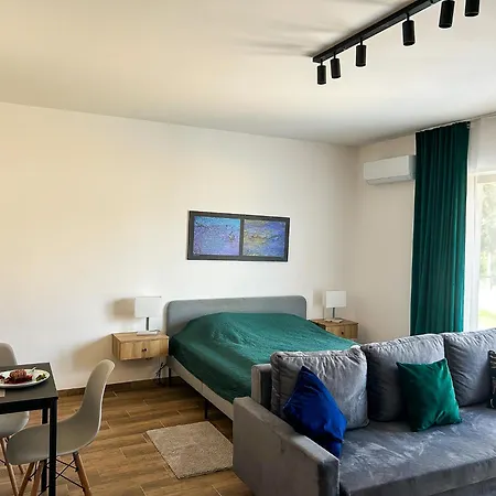 Aquarius Stawy Walczewskiego 6 *